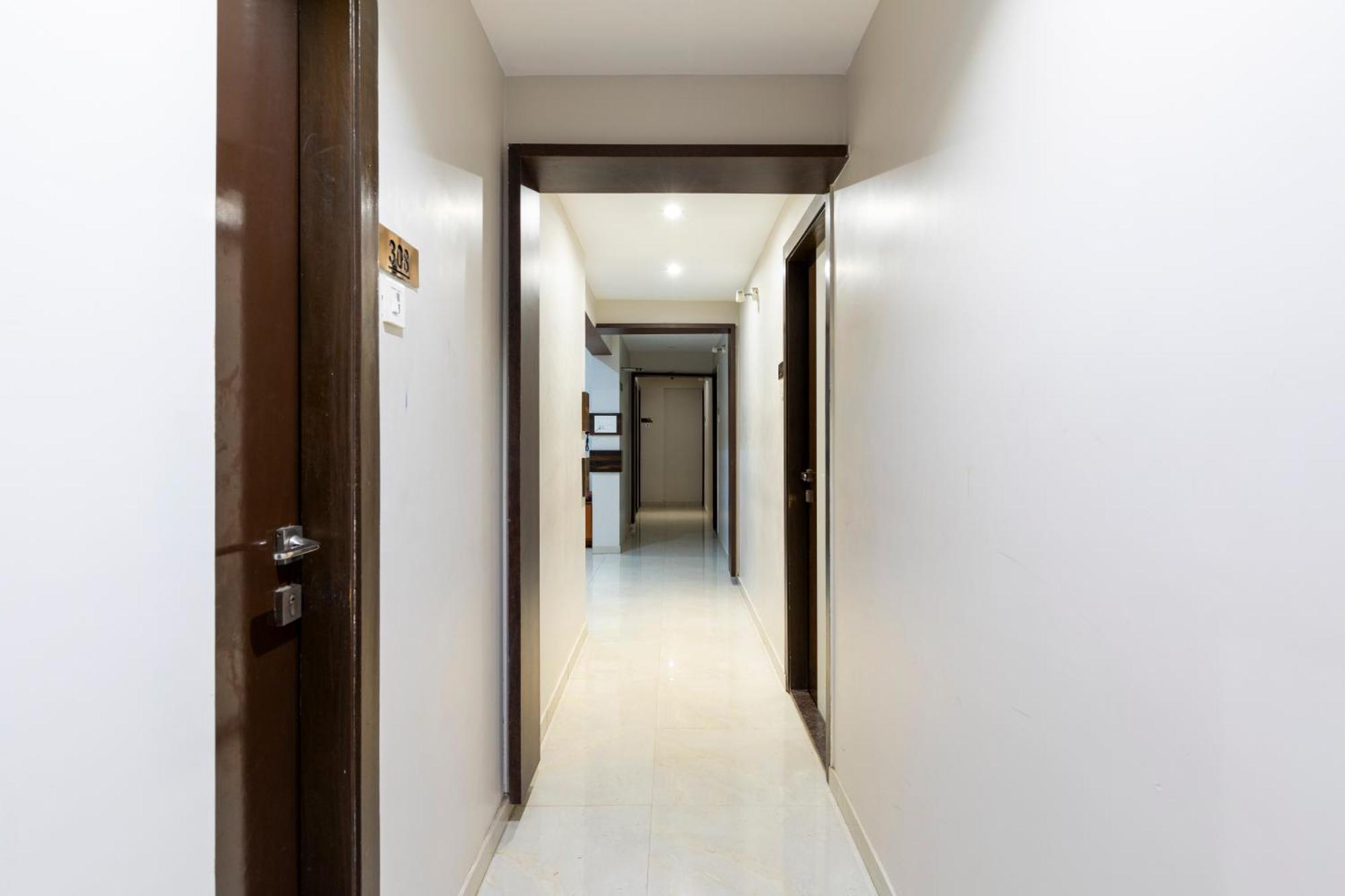 होटल Embassy Park - Bkc 2*